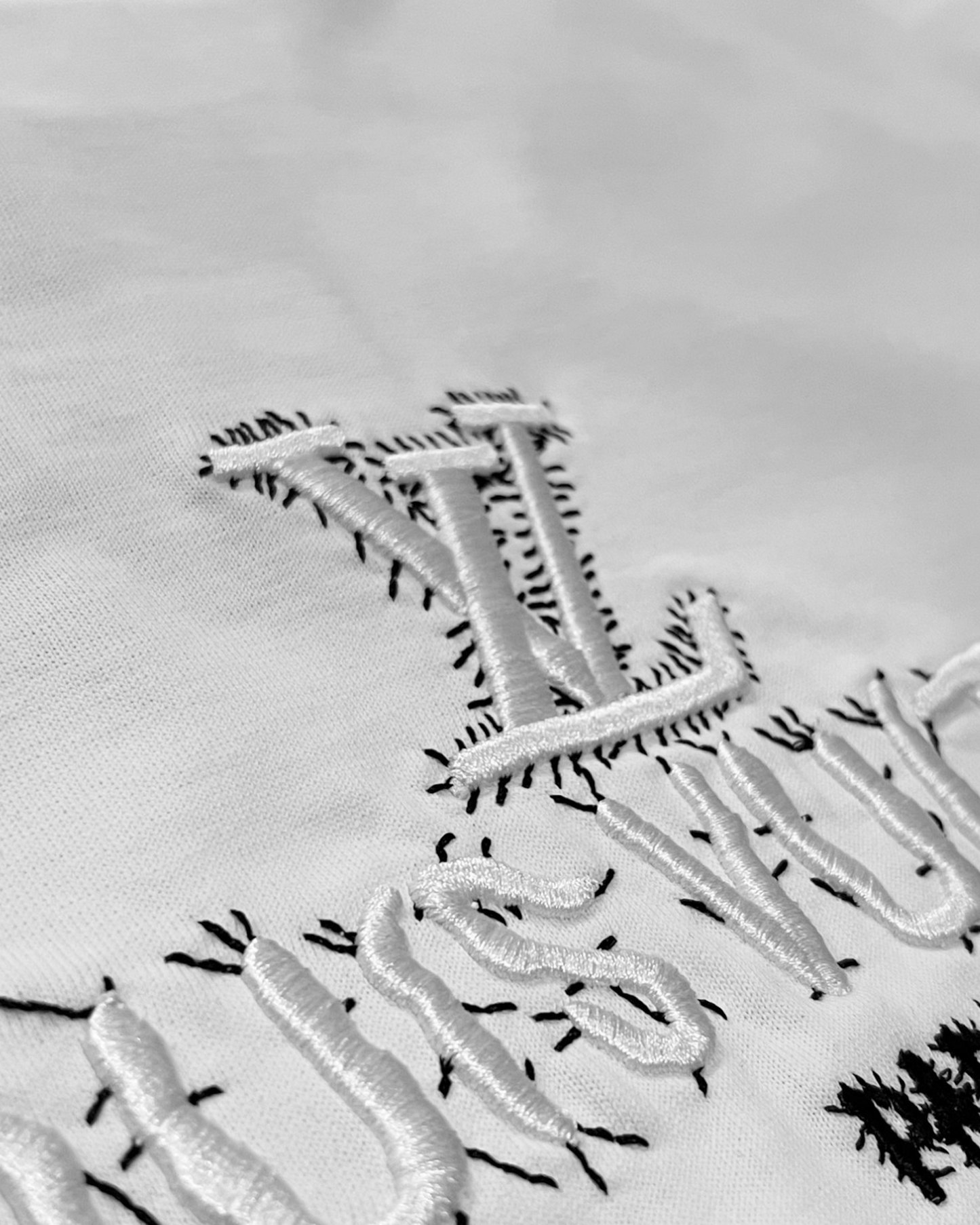 Louis Vuitton - LV Logo Stitched T-Shirt - White