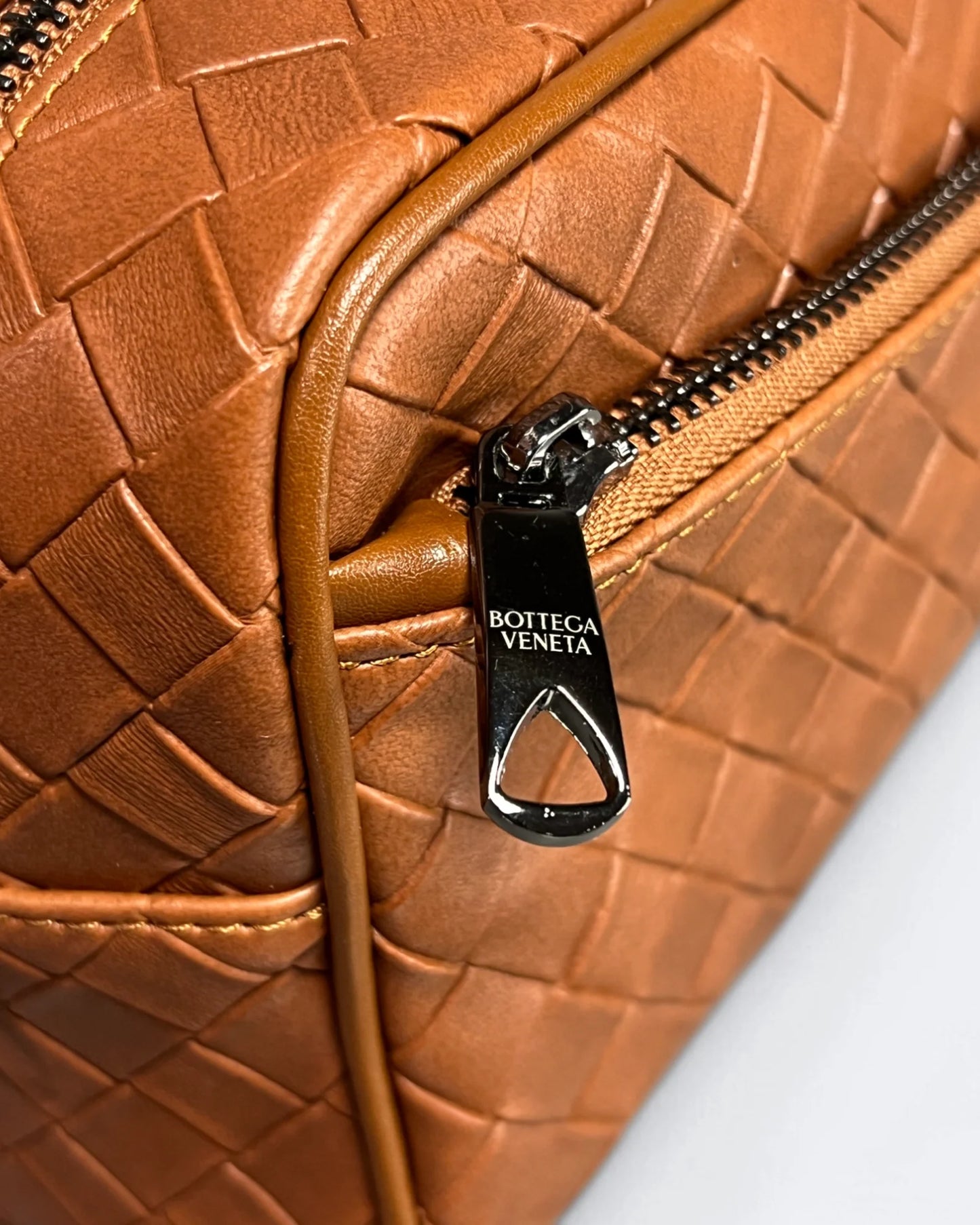 Bottega Veneta - Leather Weave Handbag - Brown