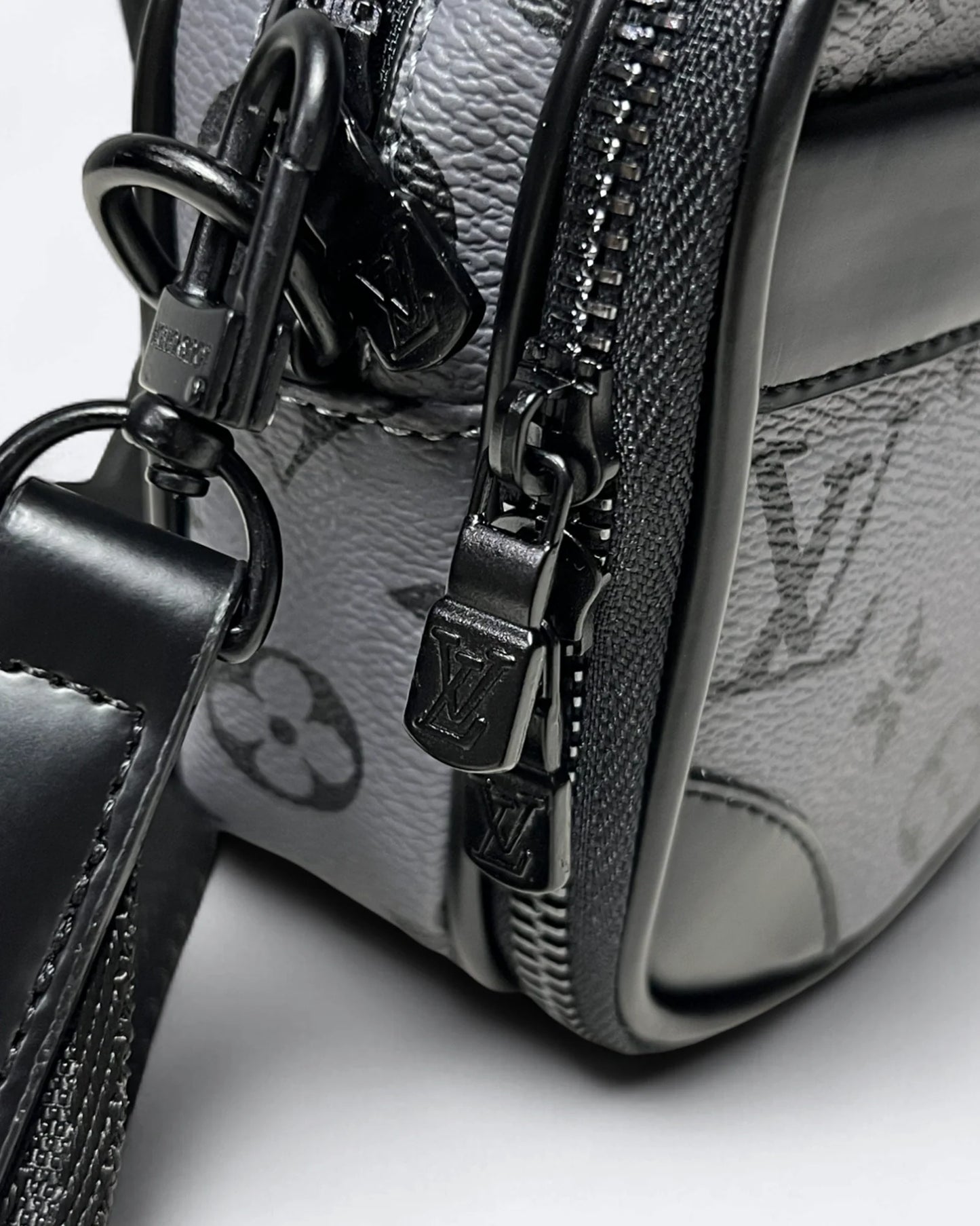 LVTN - Alpha Crossbody Bag - Gray