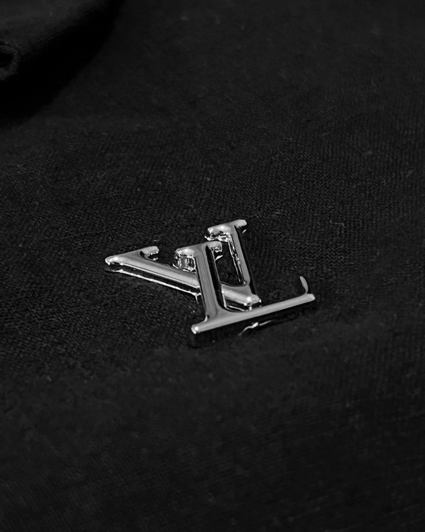 Louis Vuitton - Metal LV Linen Shirt - Black